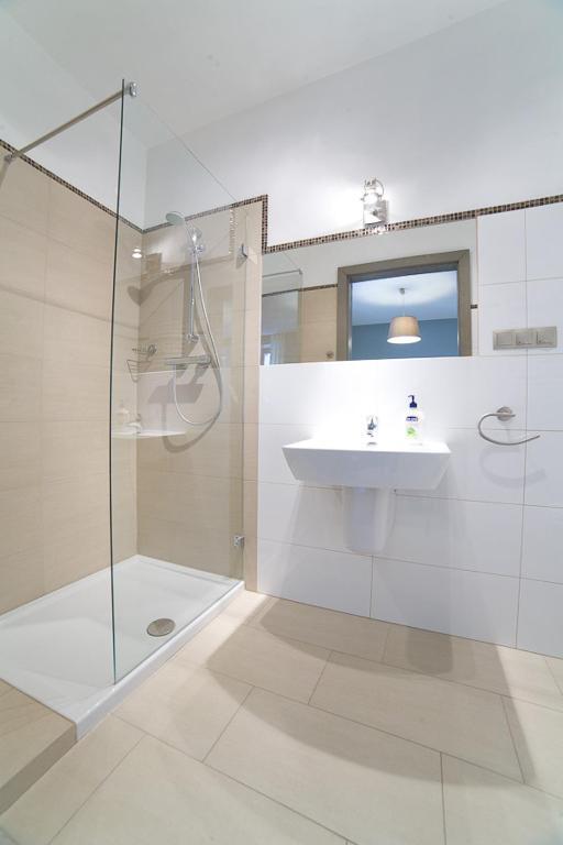 Avalis Apartamenty Познань Экстерьер фото