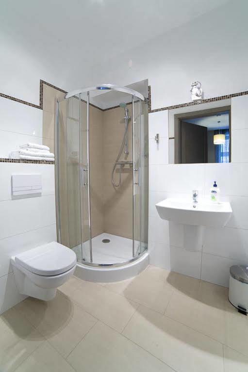 Avalis Apartamenty Познань Экстерьер фото